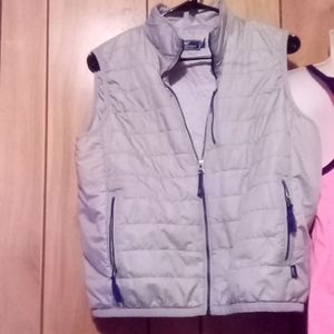 Vineyard Vines soft vest with pockets